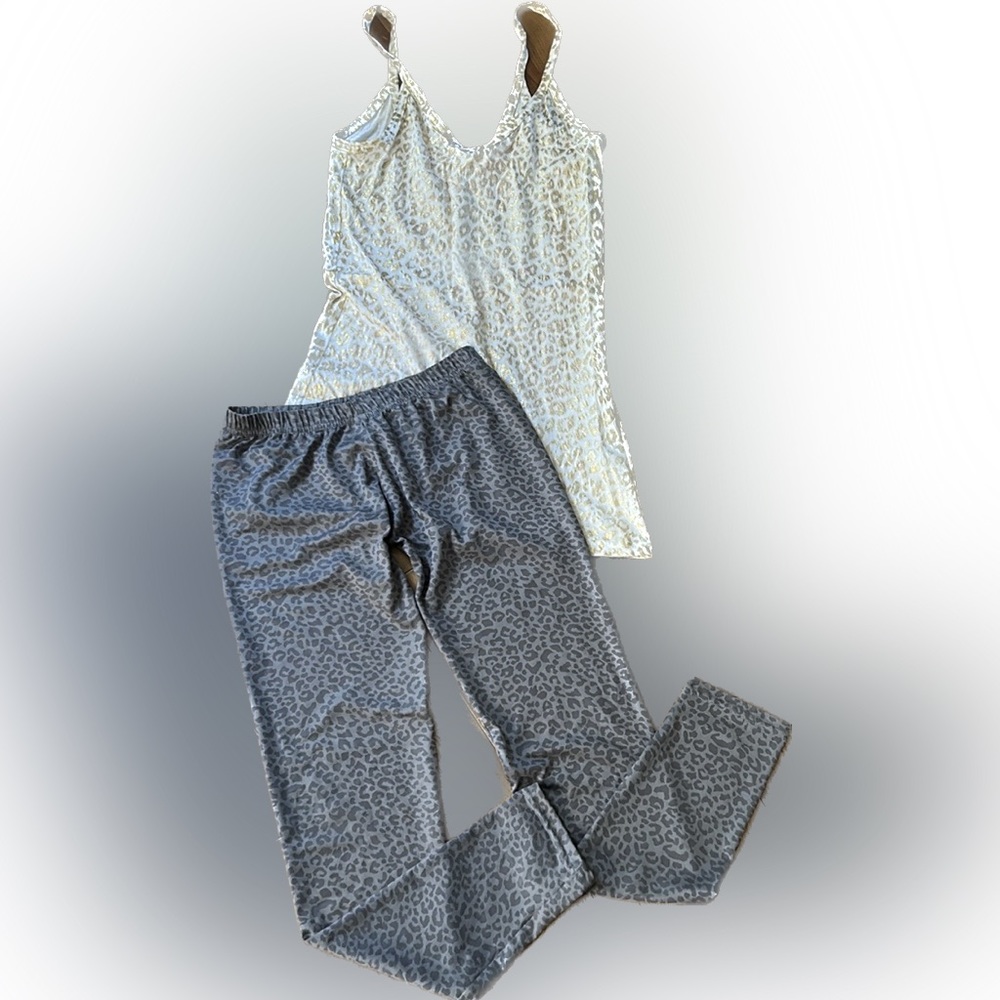 CALZEDONIA💫 Women’s Leopard 🐆Print Tank Top and Leggings Outfit